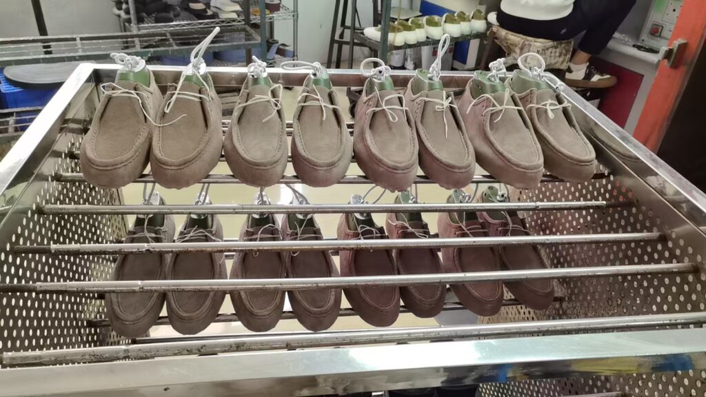 custom leather loafers manufacturing